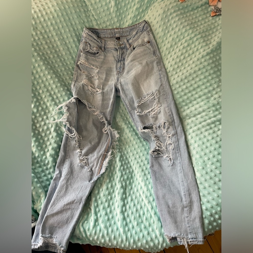 American Eagle size 0 Regular strigid ripped jeans